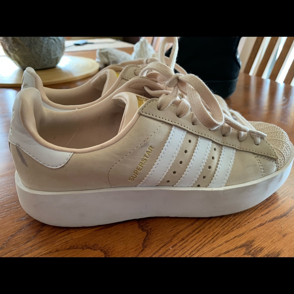 Adidas Bold superstar Tan/cream size 7.